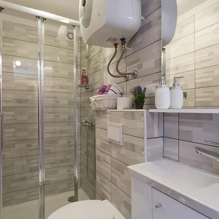 2 Bedroom Beautiful In *
