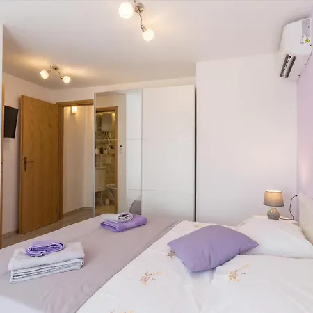 Nyaraló 2 Bedroom Beautiful In
